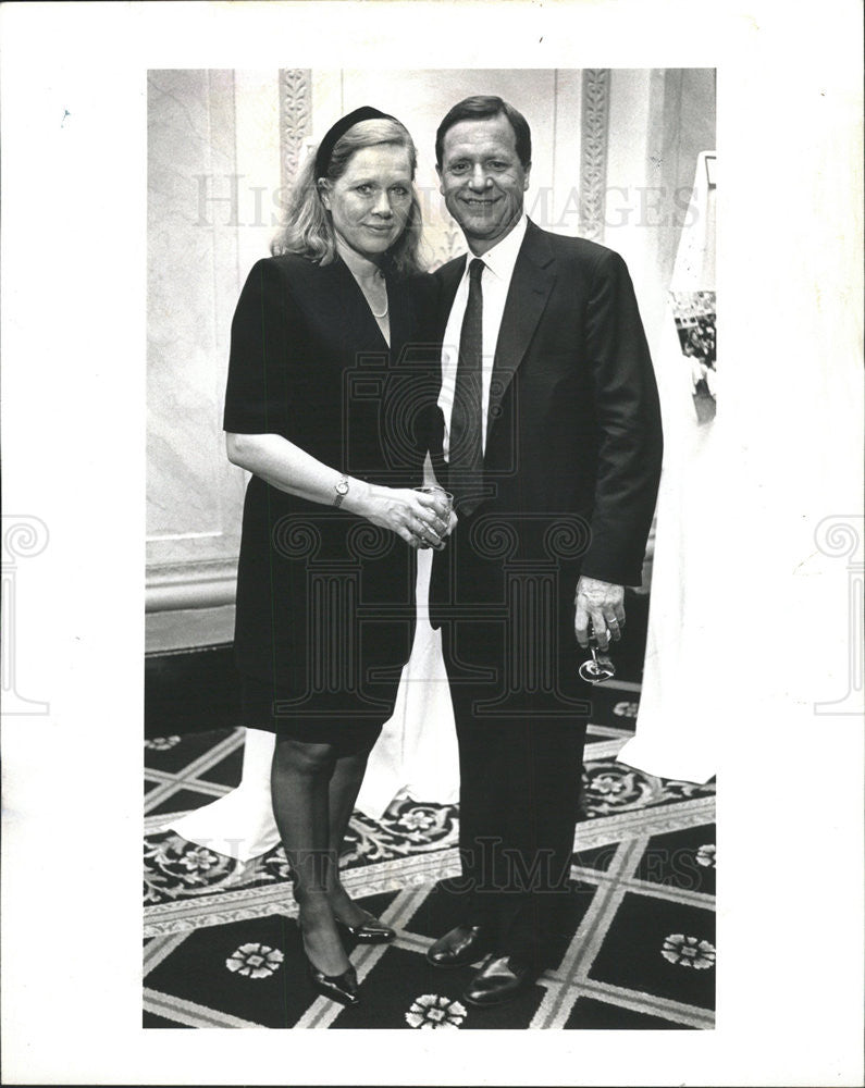 1992 Press Photo Liv Ullman And Husband At Erickson Institute Dinner - Historic Images