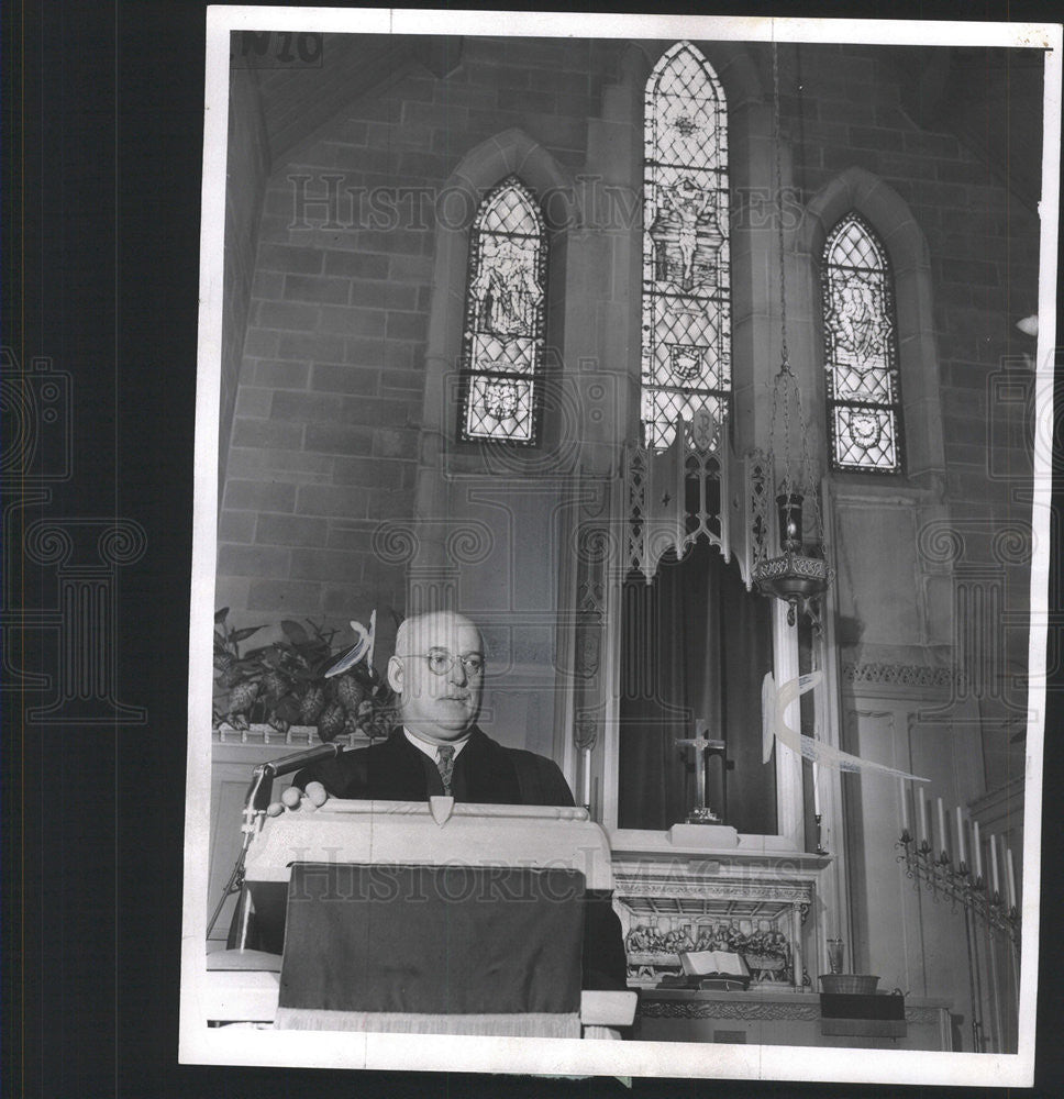 1957 Press Photo Rev S A Recht Pastor Berwyn Trinity Community Church - Historic Images