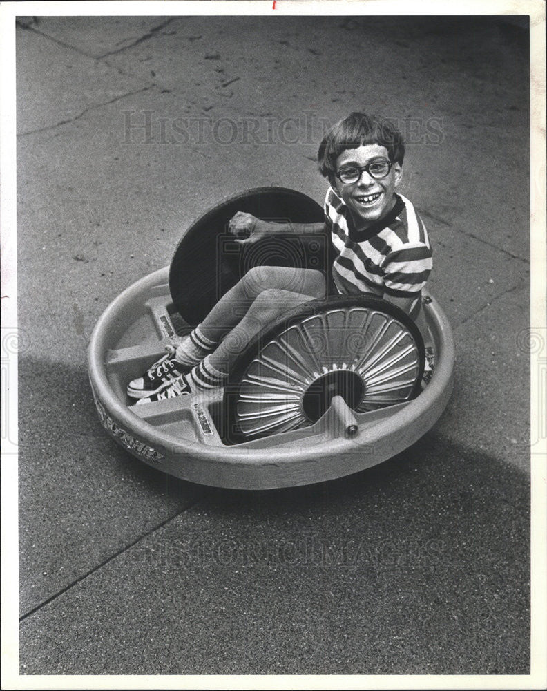 1981 Press Photo 8 Yr Old Cerebral Palsy Child Brian Reed Is An Artist - Historic Images