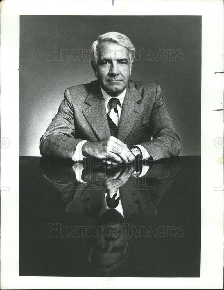 1976 Press Photo Harry Reasoner ABC News Anchor - Historic Images