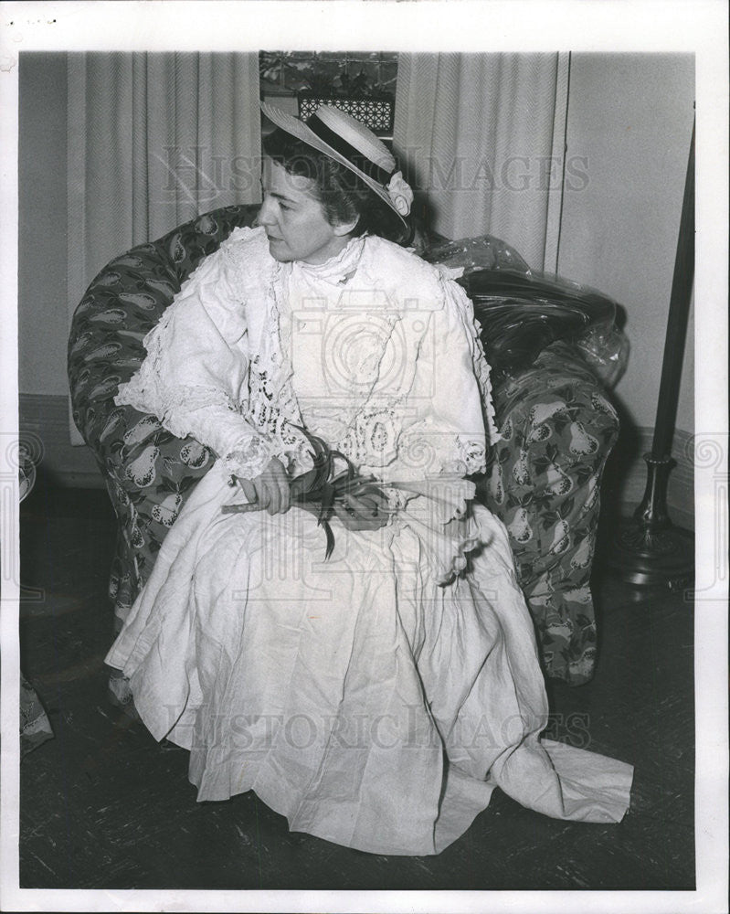 1960 Press Photo Mrs Robert E Lundeen - Historic Images