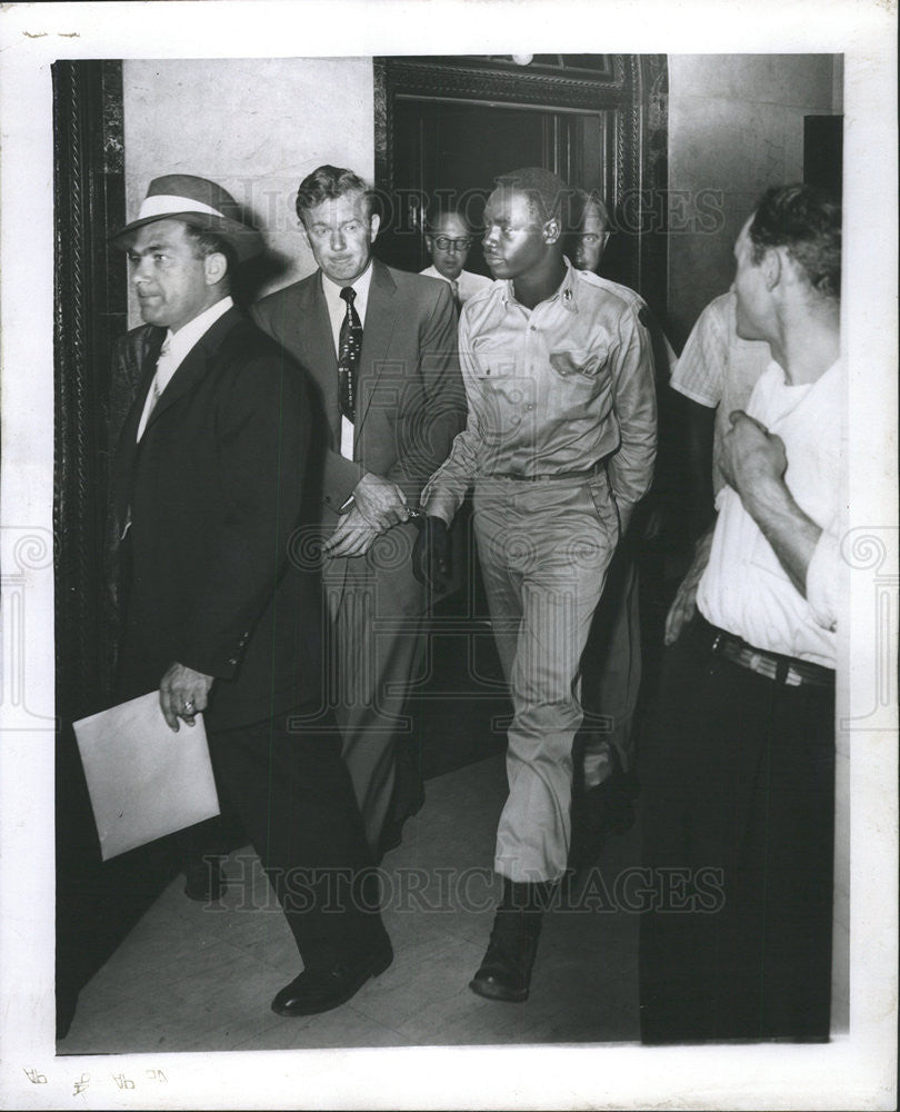 1955 Press Photo Pvt Henry Matthews Confessed Slayer - Historic Images
