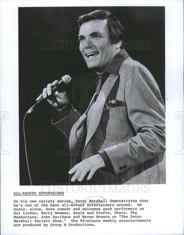 1976 Press Photo Entertainer Peter Marshall - Historic Images