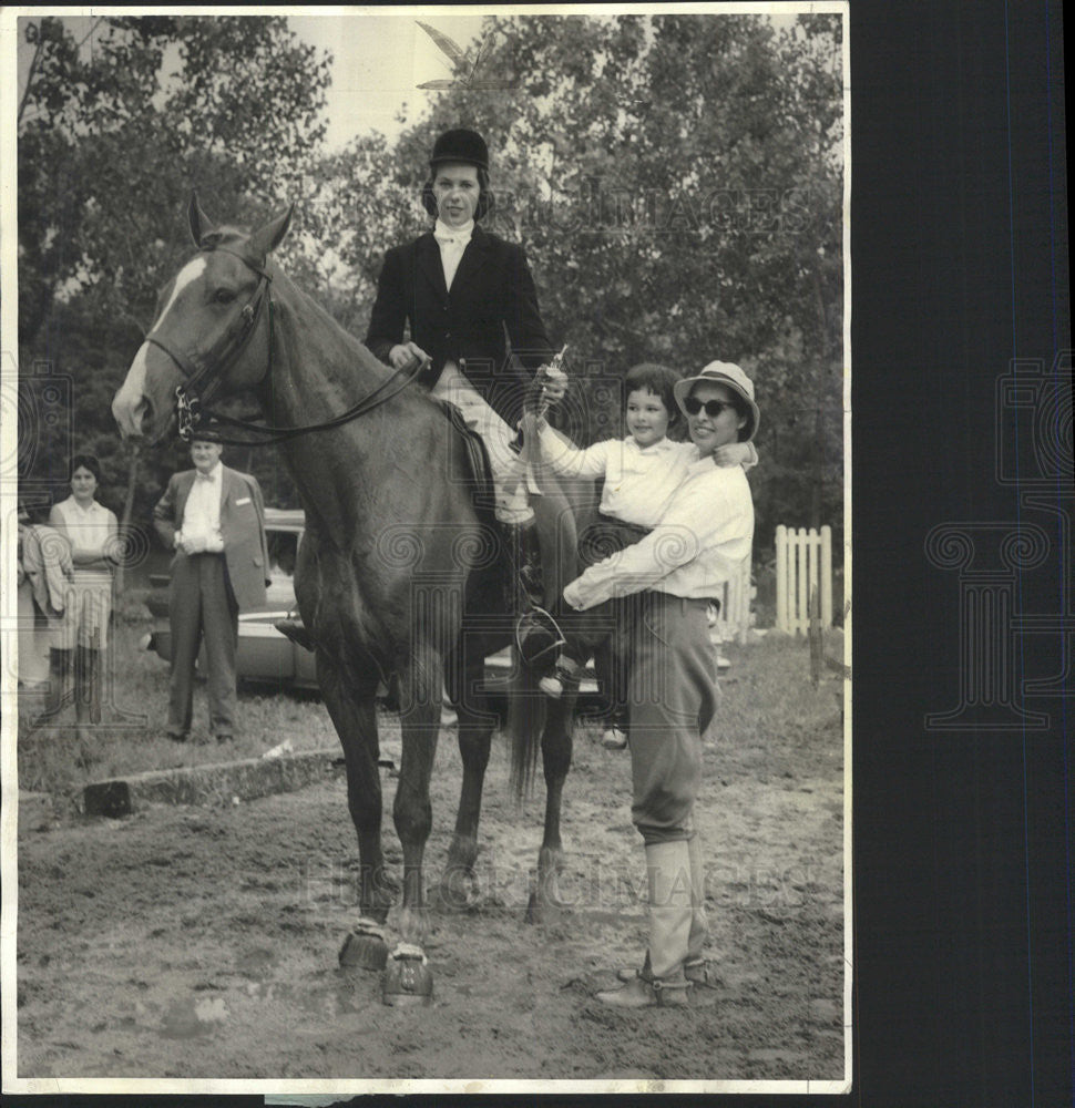 1958 Press Photo Sue Wilson Horse Show Champ - Historic Images