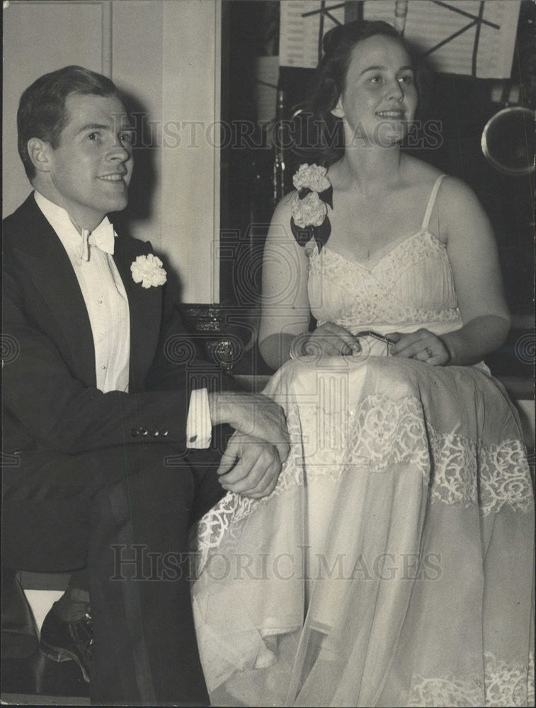 1941 Press Photo Mr and Mrs Edward Foss Wilson Chicago - Historic Images