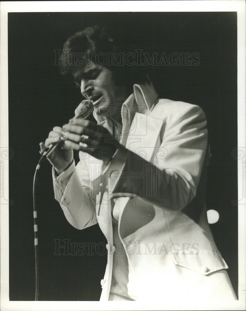 1974 Press Photo John Mac Nally Irish Singer Musician - Historic Images