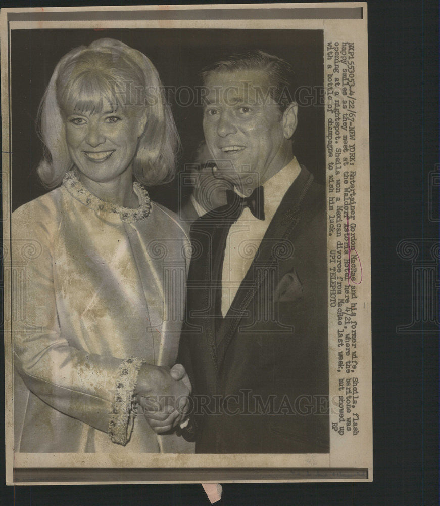 1967 Press Photo Gordon MacRae Singer actor Wife Shelia Waldorf Astoria Hotel - Historic Images