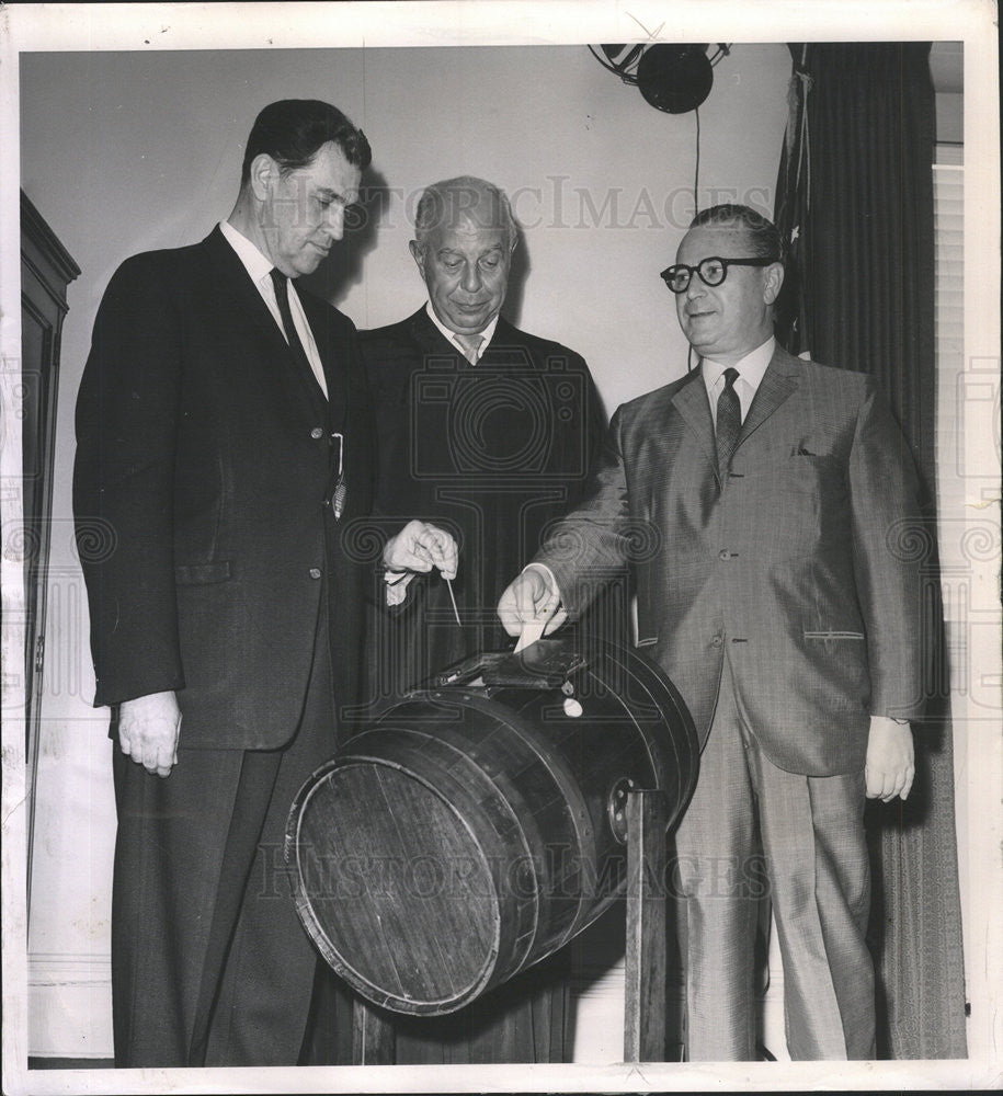 1962 Press Photo JOHN J. MACK JURY COMMISSIONER ELBERT A. WAGNER JUDGE WILLIAM - Historic Images