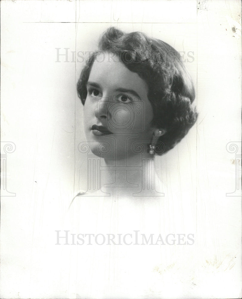 1955 Press Photo Alice Magnuson, Socialite, To Be Presented At Cotillion - Historic Images