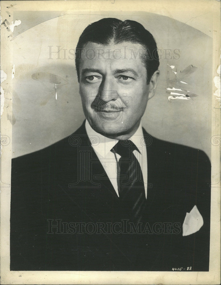 1945 Press Photo Actor Edmund Lowe on Screen - Historic Images