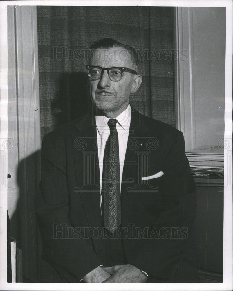 1963 Press Photo Wm. H. Lowe, Independent Candidate for Alderman - Historic Images