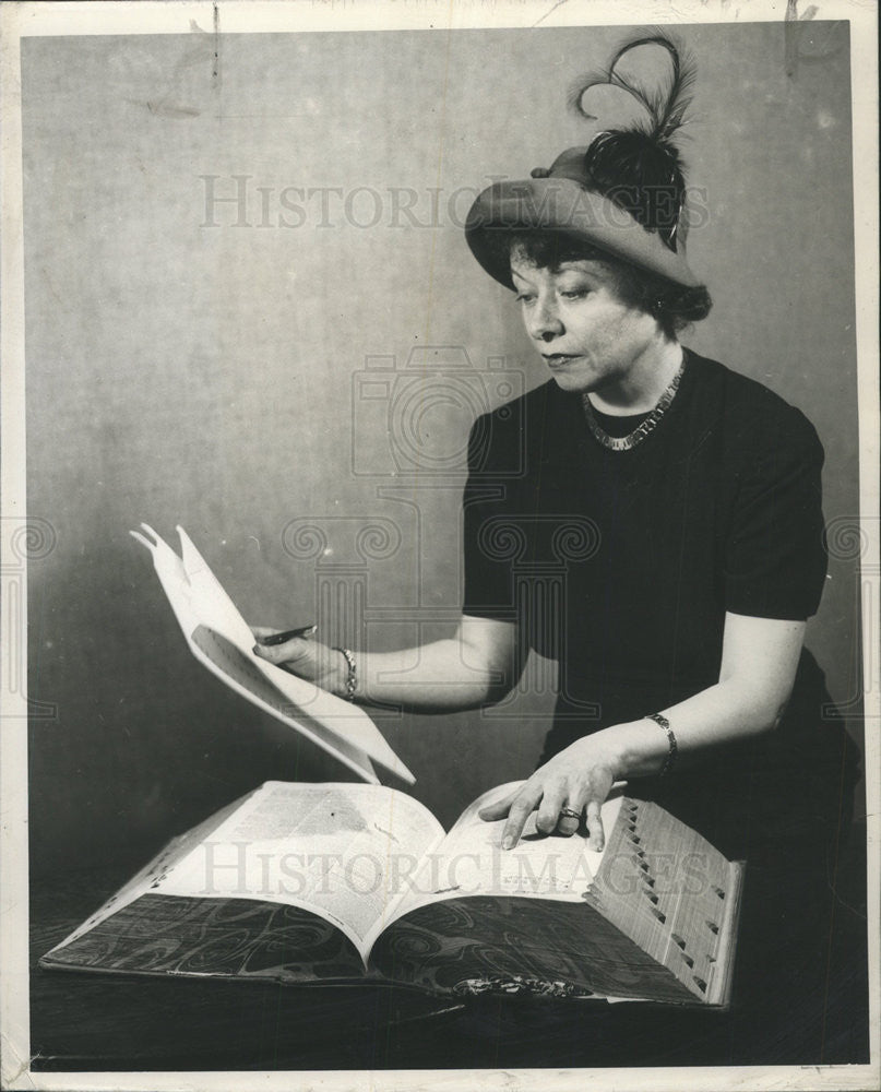 1949 Press Photo Mrs Juliet Magner  Spelling Master  Chicago - Historic Images