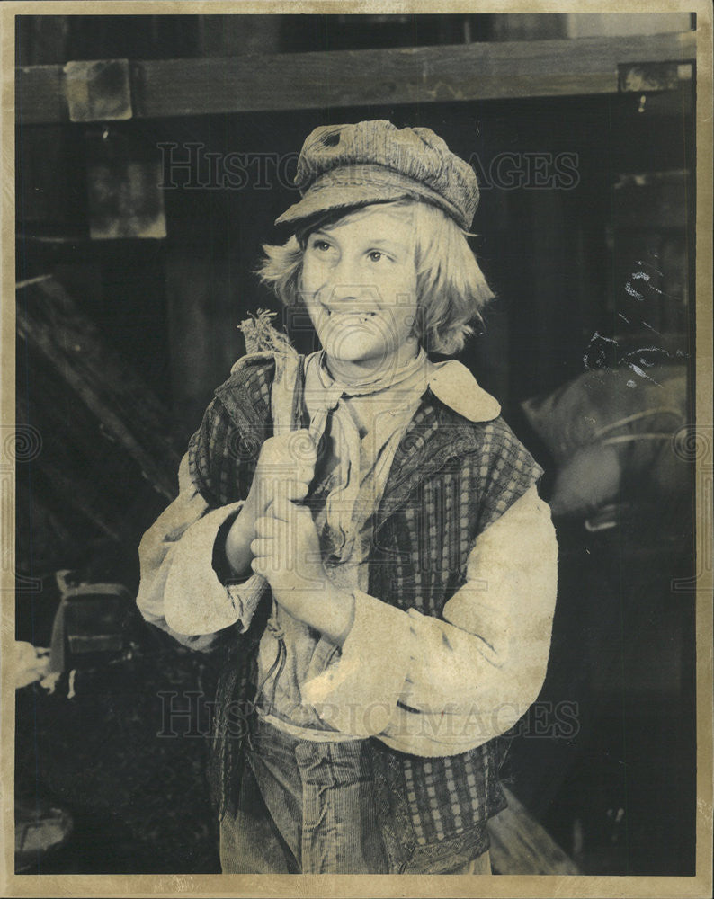 1973 Press Photo Jedd Nabonsal Actor Previews &quot;Oliver&quot; Musical Blockbuster Movie - Historic Images