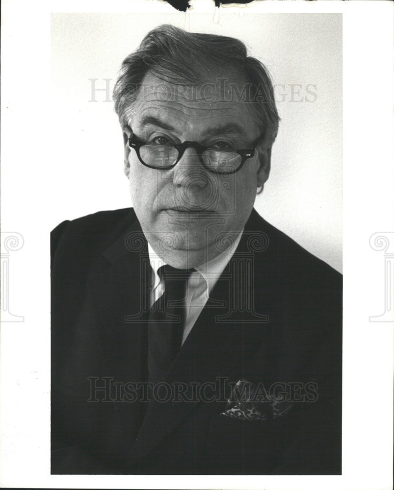 1987 Press Photo Robert Marsh Doctors With 24 Years Of Medical Experience - Historic Images