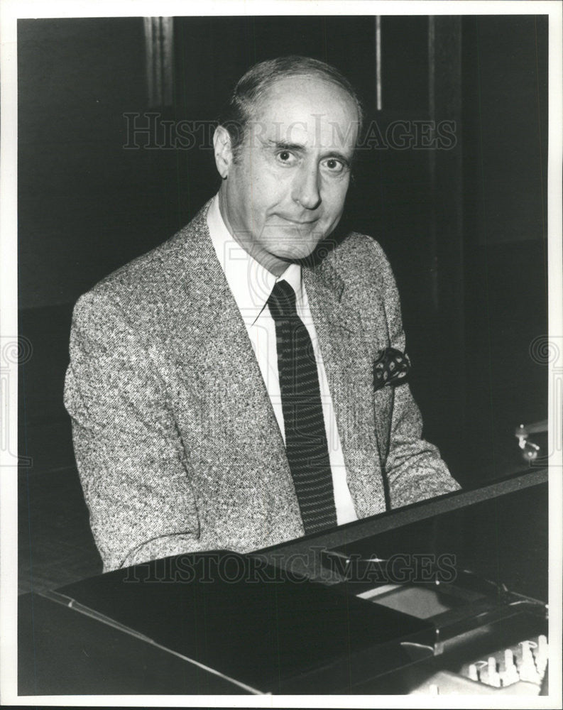 PRESS PHOTO HENRY MANCINI AMERICAN COMPOSER CONDUCTOR ARRANGER - Historic Images