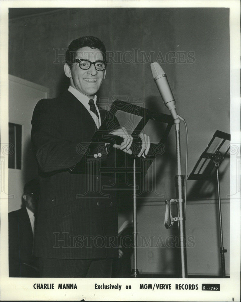 1966 Press Photo Charlie Manna Italian American Standup Comedian Sherman House - Historic Images