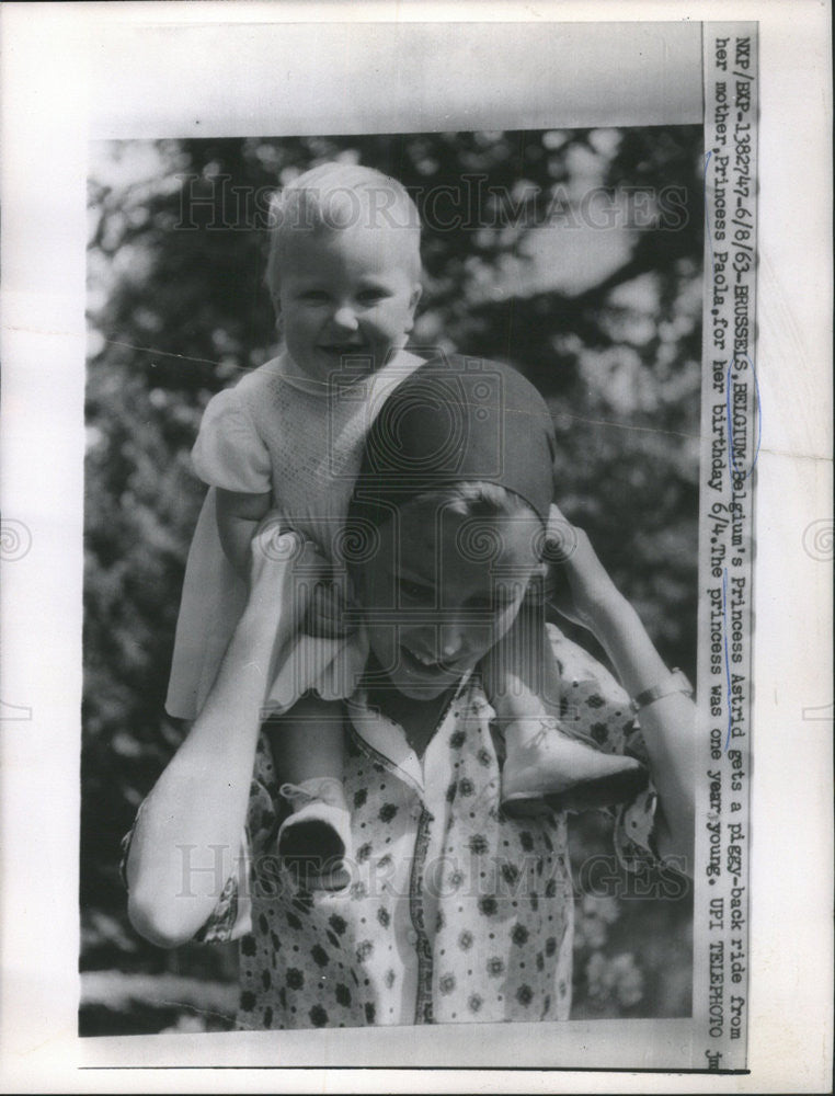 1963 Press Photo Belgium Princess Paola with Daughter Princess Astrid - Historic Images