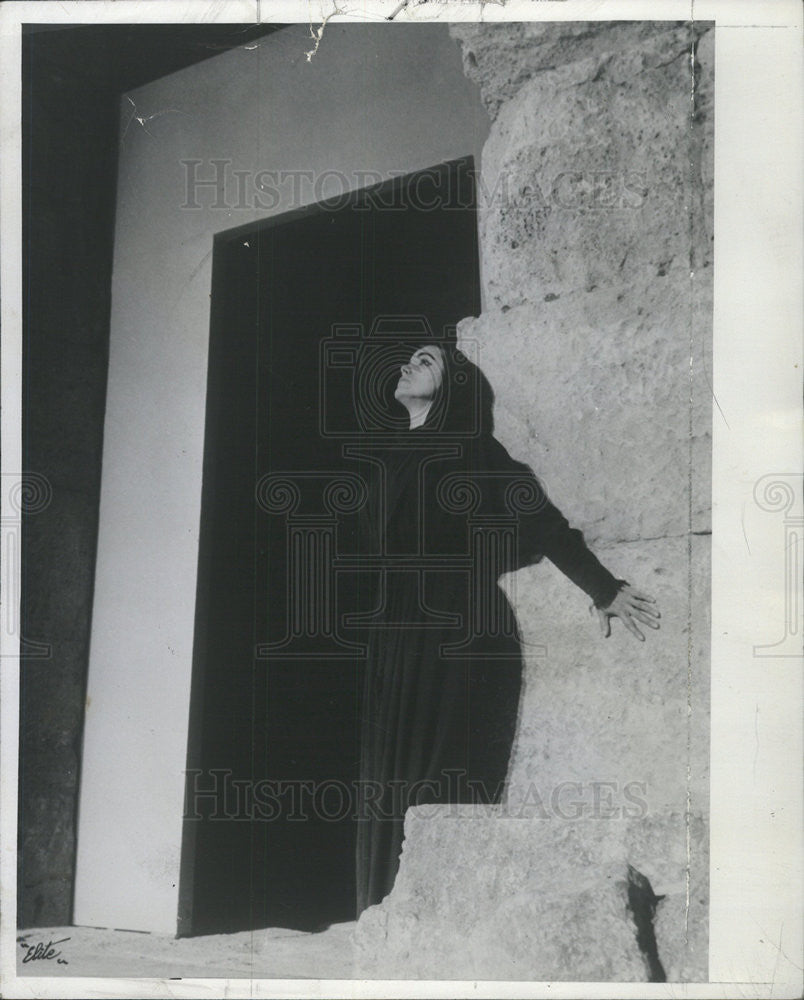 1964 Press Photo Aspasia Papathanassiou Actress Play Title Role in &quot;Electra&quot; - Historic Images