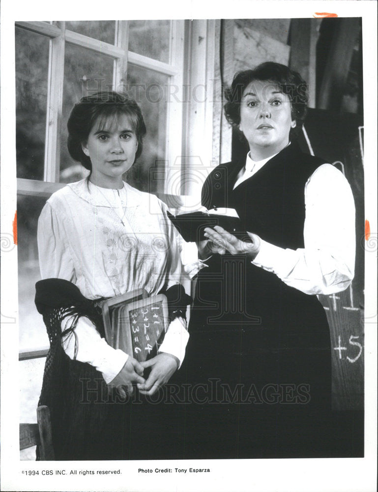 1994 Press Photo Kellie Martin &amp; Tyne Daly in &quot;Christy&quot; - Historic Images