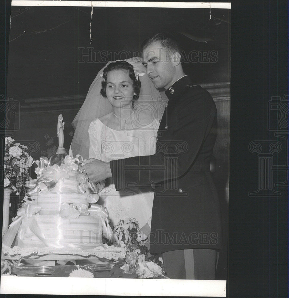 1961 Press Photo LT. LAWRENCE GEORGE MARTIN BRIDE ANN FLORENCE HURLEY - Historic Images