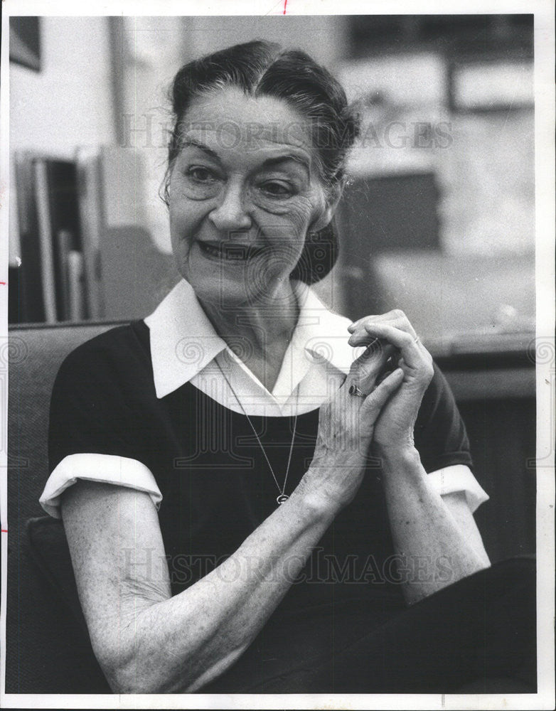 1977 Press Photo Lynn Martin,teacher - Historic Images