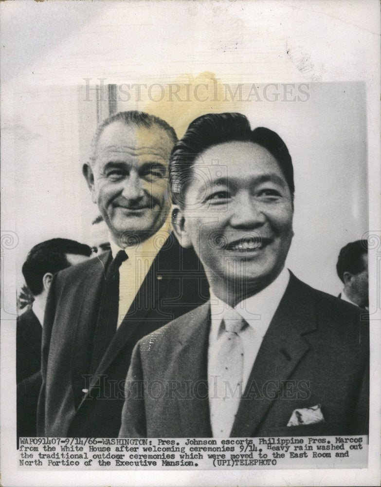 1966 Press Photo Johnson Escort Marcos From White House After Welcome Ceremonies - Historic Images