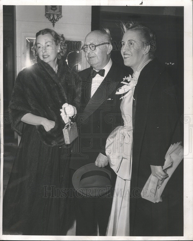 1954 Press Photo Mrs Wood Joao Muniz And Wife At University Of Chicago Concert - Historic Images