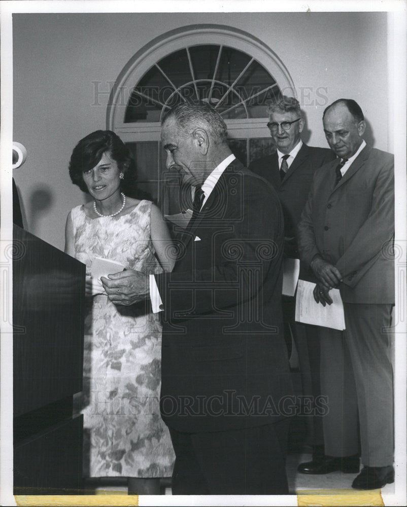 1964 Press Photo Pres Johnson Kennedy Foundation Publication - Historic Images