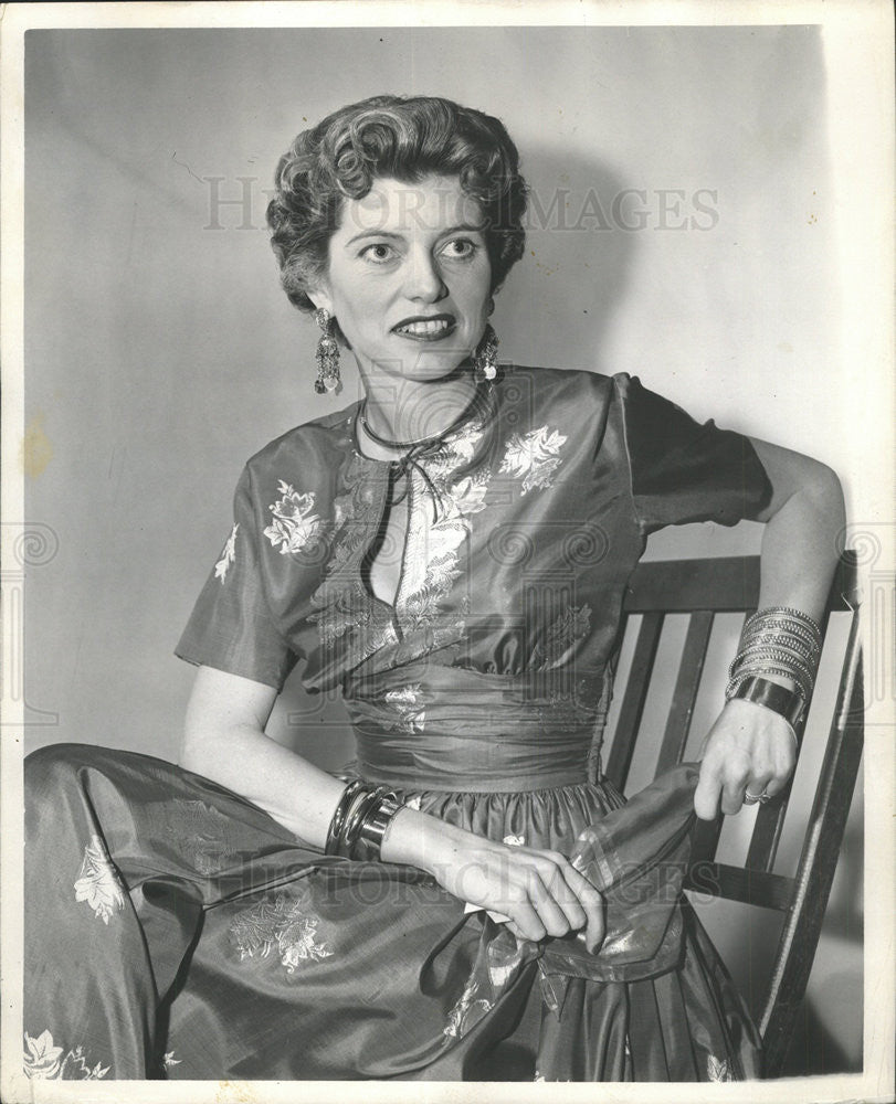 1953 Press Photo MRS. ROBERT SHRIVER ST. LUKES FASHION SHOW - Historic Images