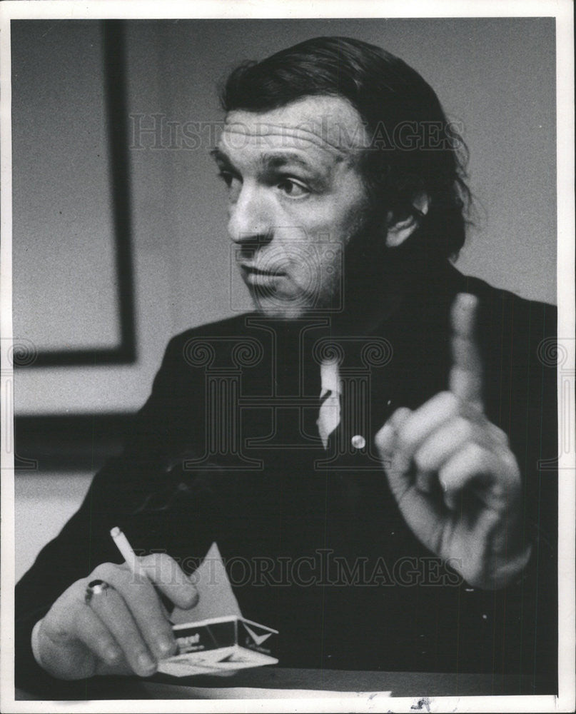 1969 Press Photo Robert Sicringer,Hull House director - Historic Images