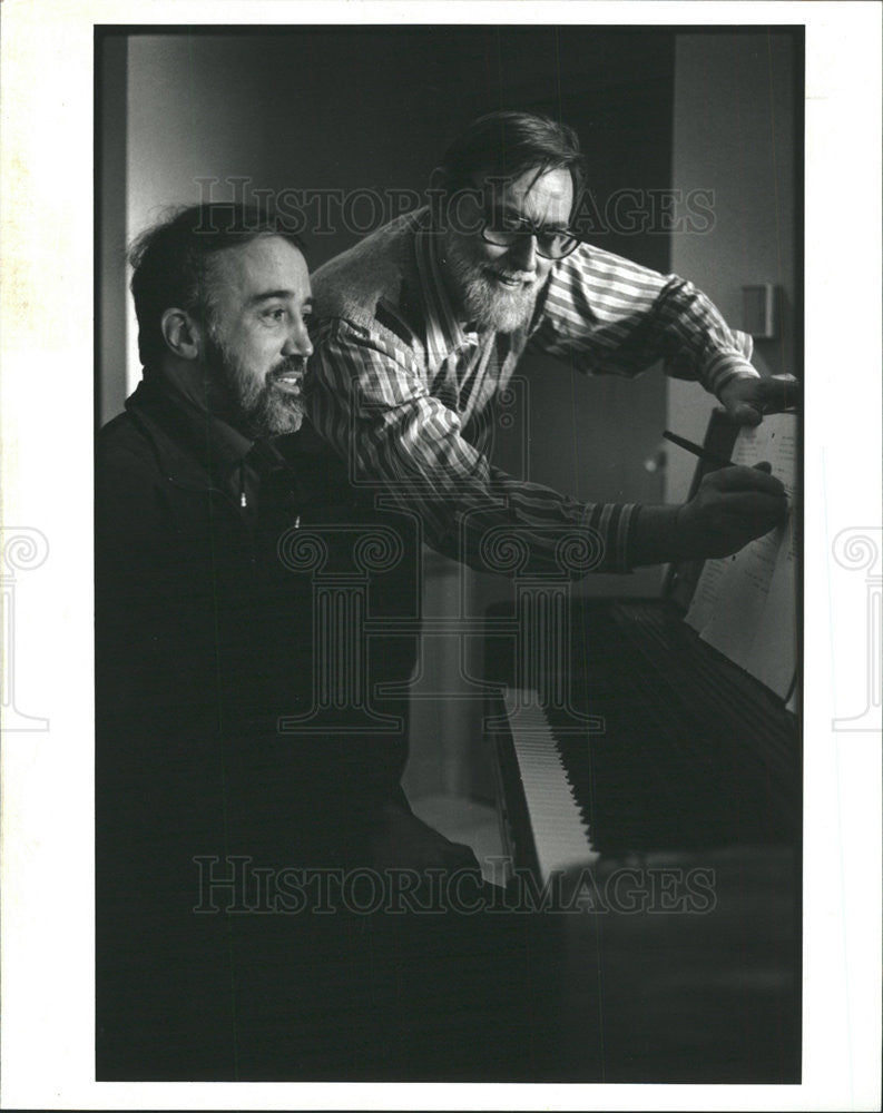 1994 Press Photo Tony Macaulay and Dick Vosburgh of the play &quot;Windy City&quot; - Historic Images