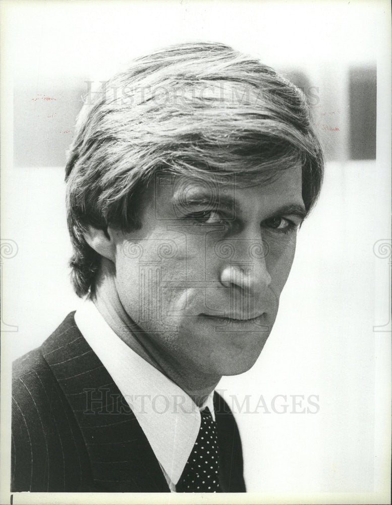 1983 Press Photo SIMON MACCORKINDALE BRITISH ACTOR FILM DIRECTOR WRITER PRODUCER - Historic Images