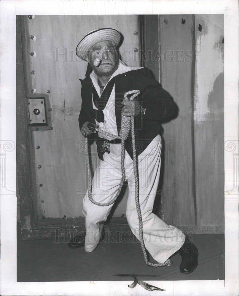 1953 Press Photo Joseph Macaulay,actor - Historic Images