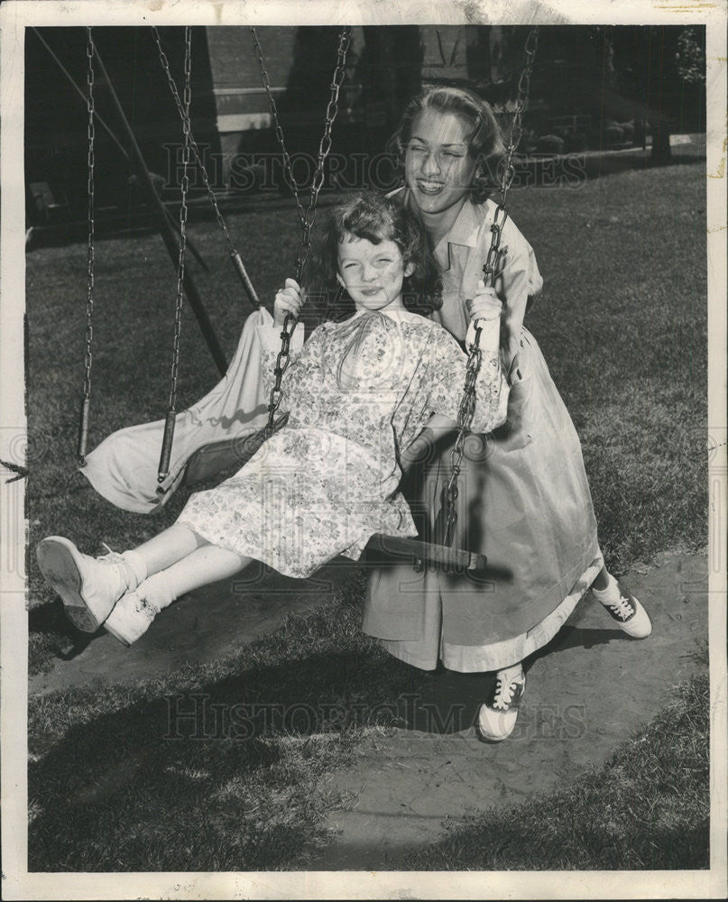 1949 Press Photo Ann macSrthur,debutante  Anne,hospital patient - Historic Images