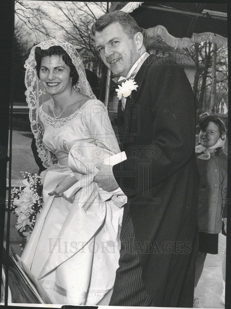 1961 Press Photo Mr &amp; Mrs James Daniel MacDonald After Their Wedding - Historic Images