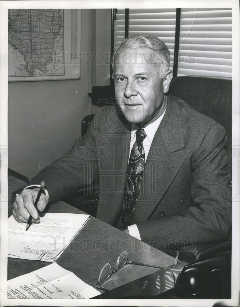 1949 Press Photo Temple McFayden Chairman Illinois State Housing Board - Historic Images