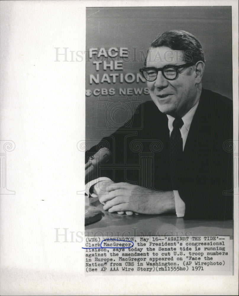 1971 Press Photo Clark MacGregor, President&#39;s congressional liaison on TV - Historic Images