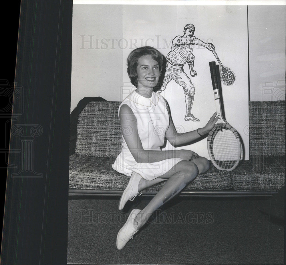 1964 Press Photo Mrs. Robert MacDonald, Miss America 1958-59, Tennis Promoter - Historic Images