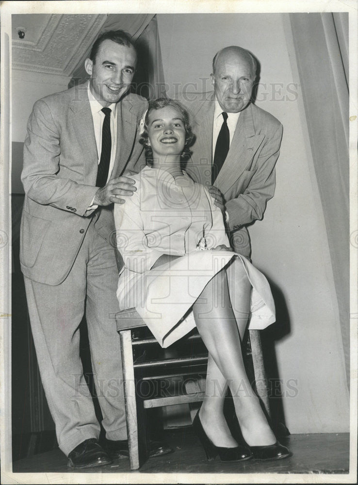 1956 Press Photo Robert Bushelle executive vice President chicago Jaycees Anita - Historic Images