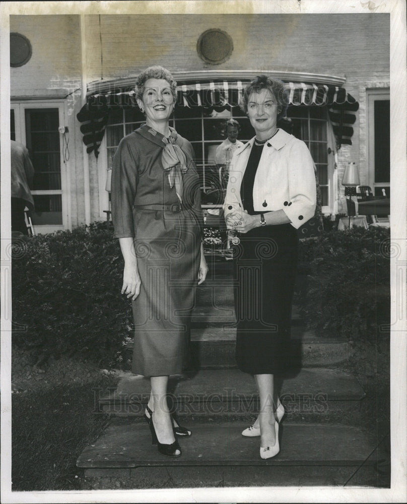 1957 Press Photo Mrs George Cain Benefit - Historic Images