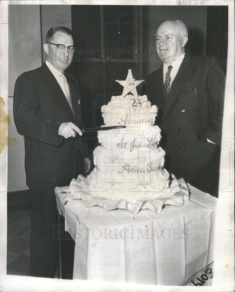 1956 Press Photo Thos V Lyons and Commish Tim O&#39;Connor - Historic Images