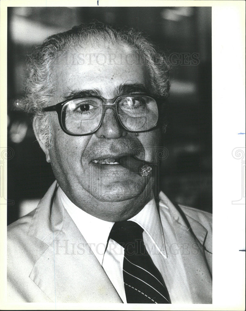 1986 Press Photo James Tolitano,Shoe repair shop owner - Historic Images