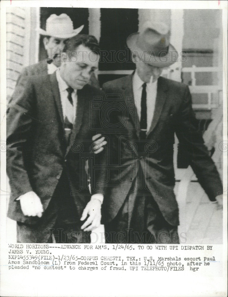1965 Press Photo US marshals escort Amos sandblood from federal court - Historic Images