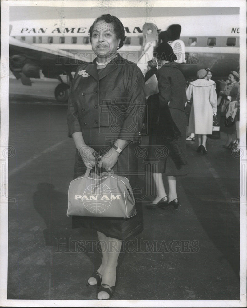 1958 Press Photo Mrs Edith Sampson on good will tour to South America - Historic Images