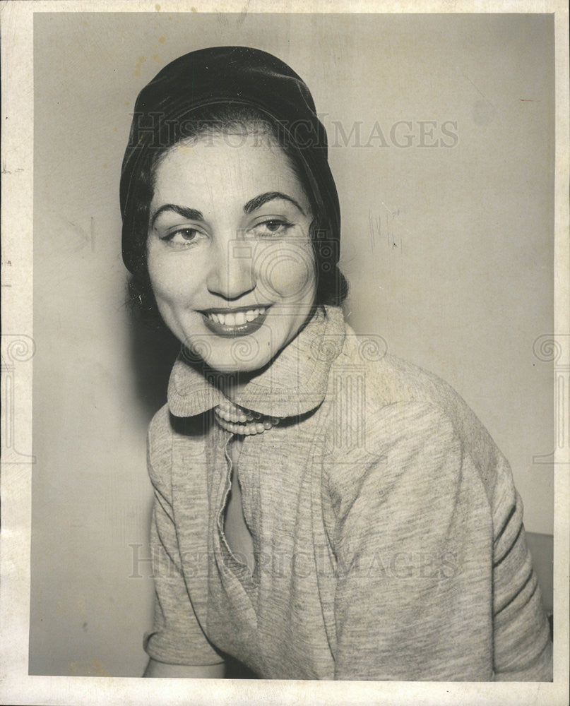 1954 Press Photo Najmeh Najafi Tehran Iran Autobiography Writer - Historic Images