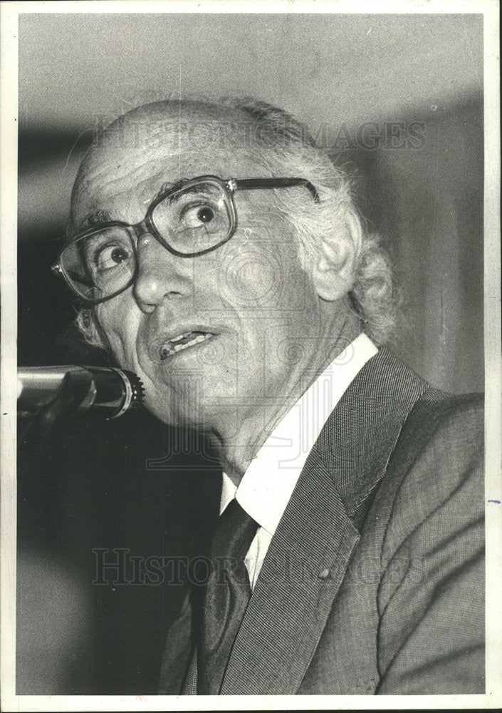 1977 Press Photo Jonas Edward Salk Medical Researcher Virologist Polio Vaccine - Historic Images