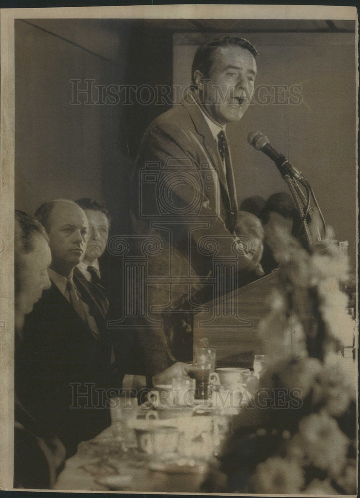 1968 Press Photo Poverty War Director R. Sargent Shriver Speech Campaign - Historic Images