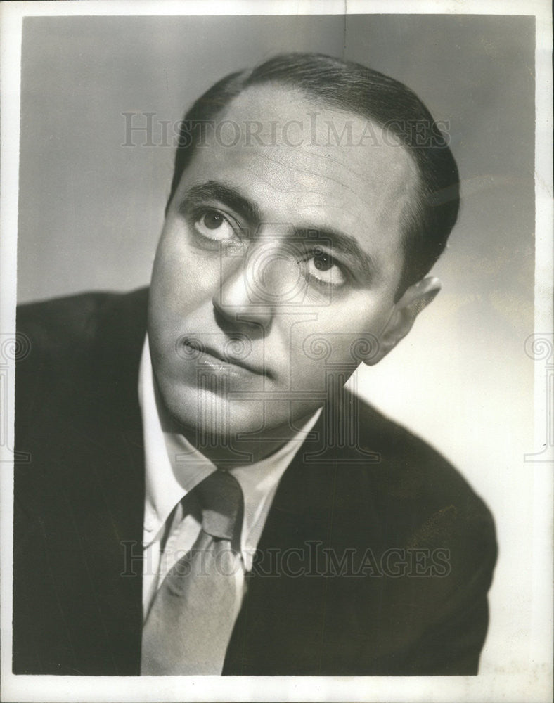1947 Press Photo CBS News Analyst Lesueur Official Portrait - Historic Images