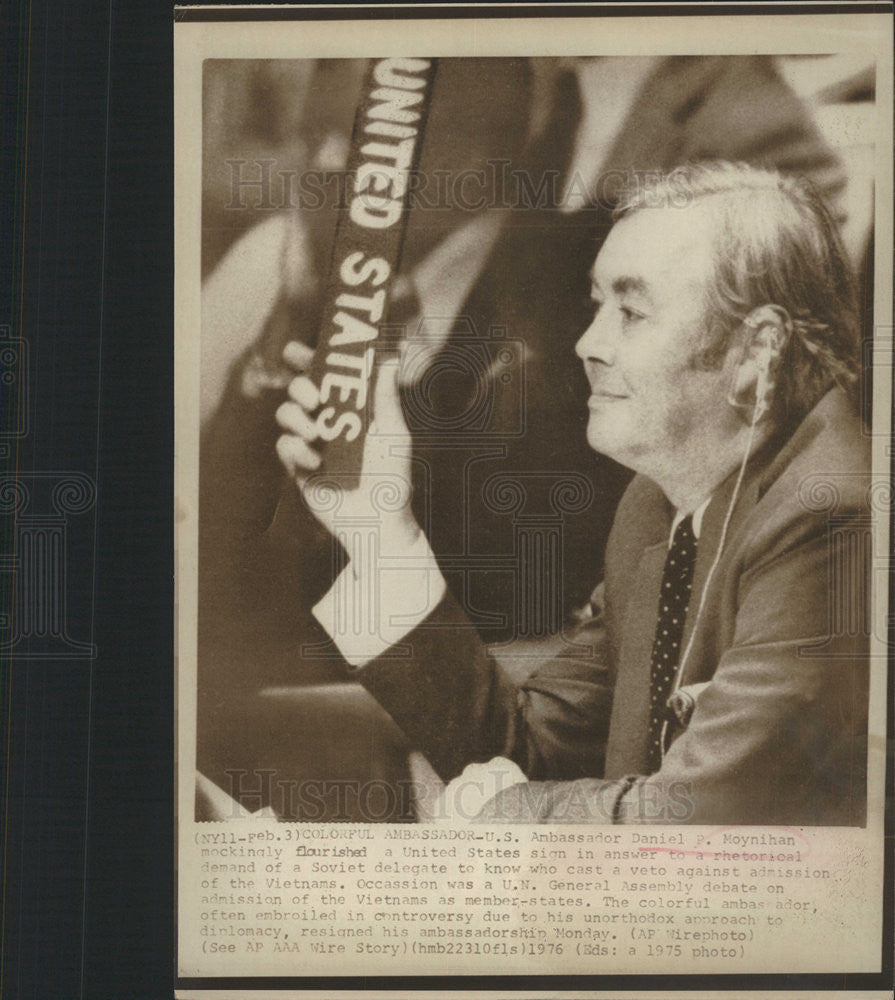 1976 Press Photo US Amb. to the UN Daniel Moynihan at the UN General Assembly - Historic Images