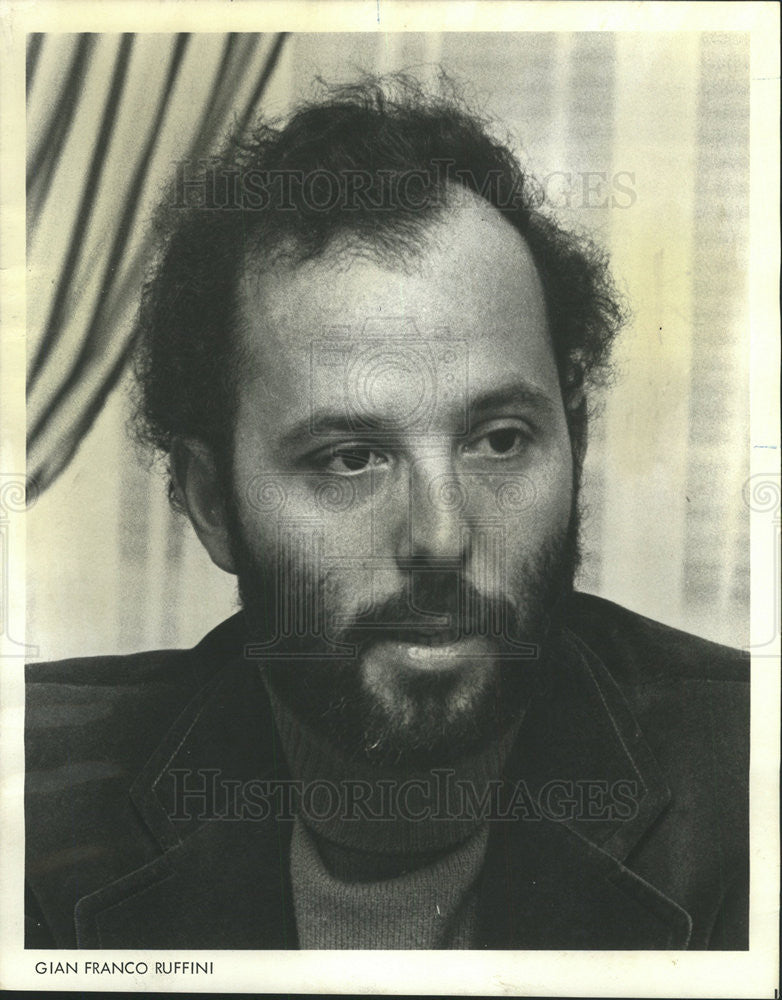 1975 Press Photo Fashion Designer Ruffini Interview Picture Art Shirt ...